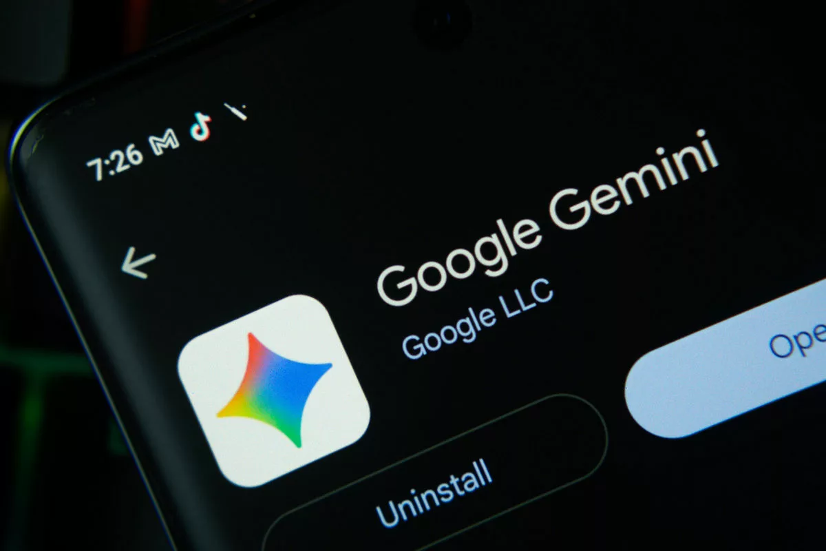 Google Gemini na Androidzie – aplikacja asystenta AI Google na smartfonie