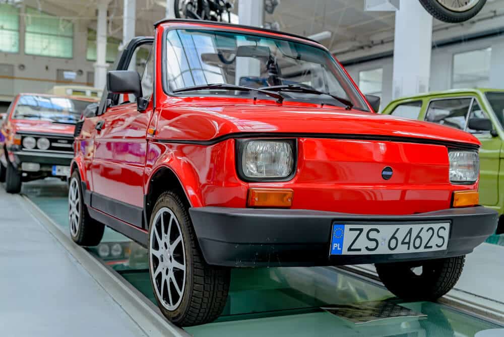 Muzeum techniki w Szczecinie. Auto zabytkowe marki Fiat 126 p czerwony - blog technologiczny codelabel