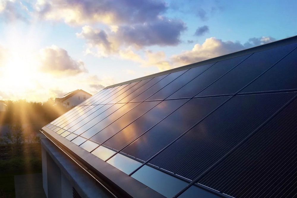 Dach solarny SunRoof 2w1 – zintegrowane panele fotowoltaiczne jako przykład polskich wynalazków w zielonych technologiach