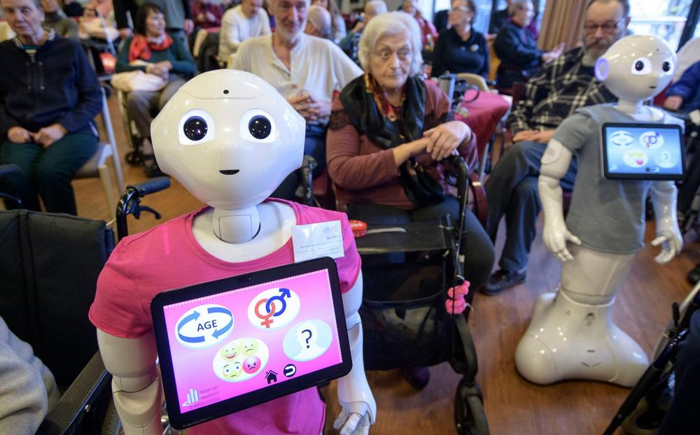 Pepper od SoftBank Robotics – społeczny asystent seniora