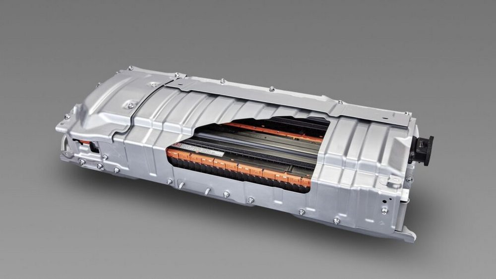Toyota – prototyp baterii półprzewodnikowej solid-state testowany w laboratorium przed wdrożeniem do samochodów elektrycznych EV