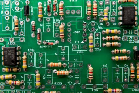 Efektywne zarządzanie pamięcią EEPROM. Poznaj strategie minimalizacji zużycia pamięci i optymalizacji jej działania w mikrokontrolerach pamięć EEPROM