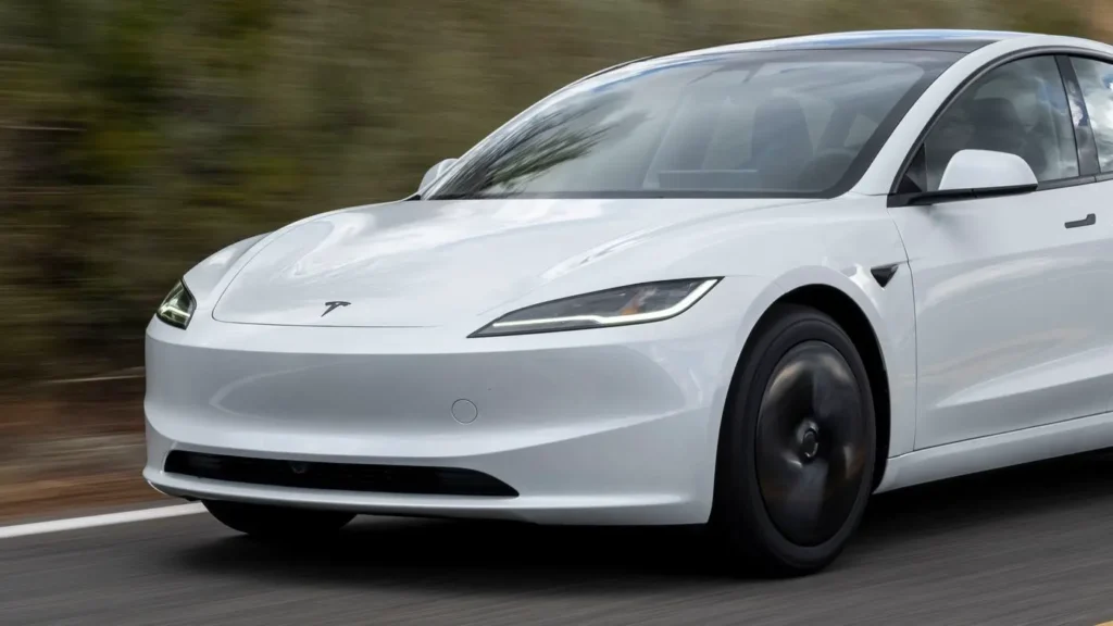 Tesla i osiem innych marek wycofują 4,3 mln samochodów. Problemem są ukryte klamki Tesla